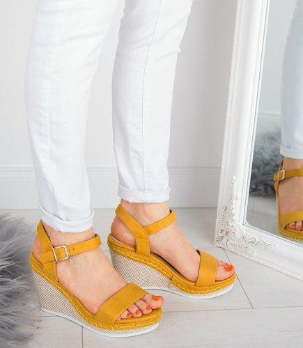 Sandałki damskie Ideal Shoes U-6292 Żółte