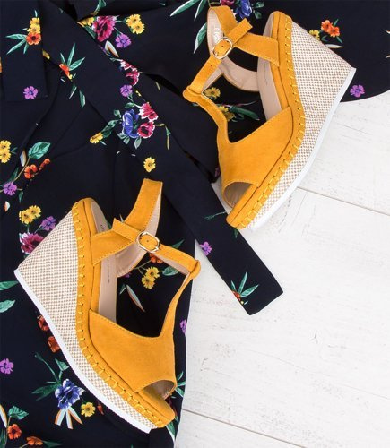 Sandałki damskie Ideal Shoes U-6290 Żółte