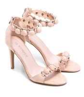 Sandałki z ćwiekami LB527 Beżowe Szpilki